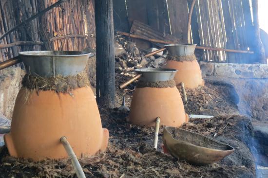 clay-pots-mezcal