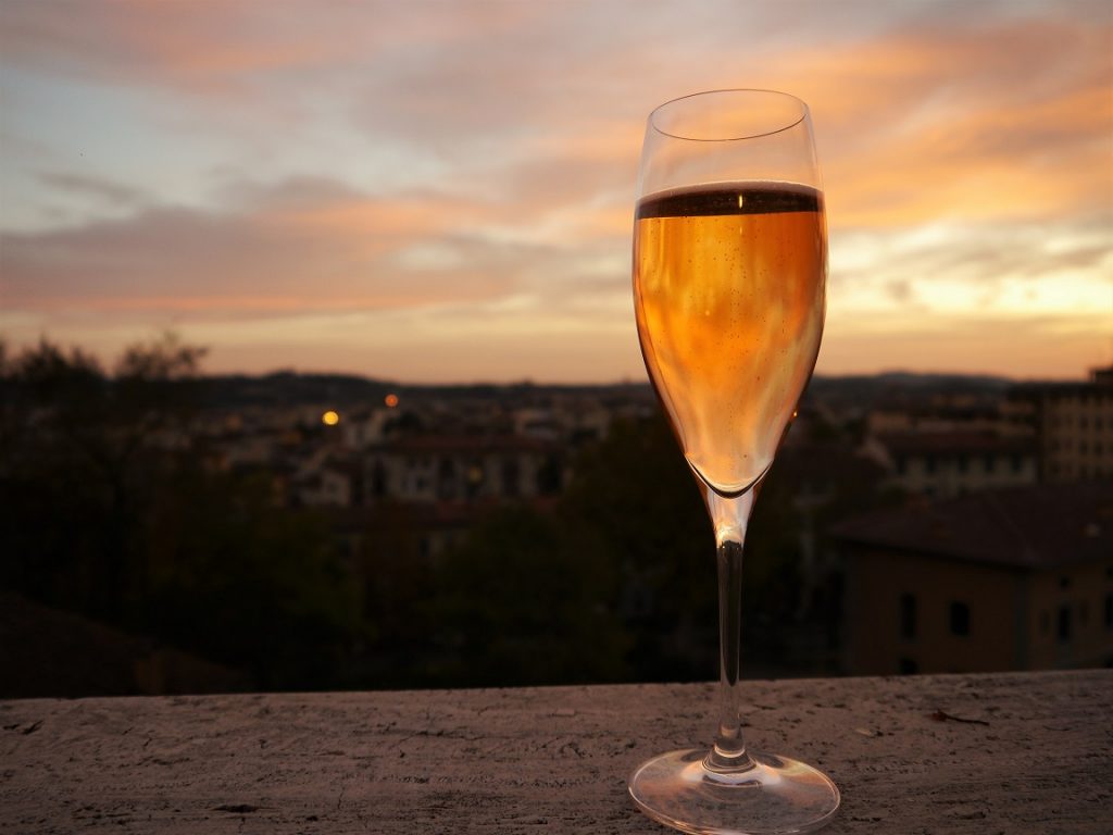 Winter prosecco cocktail