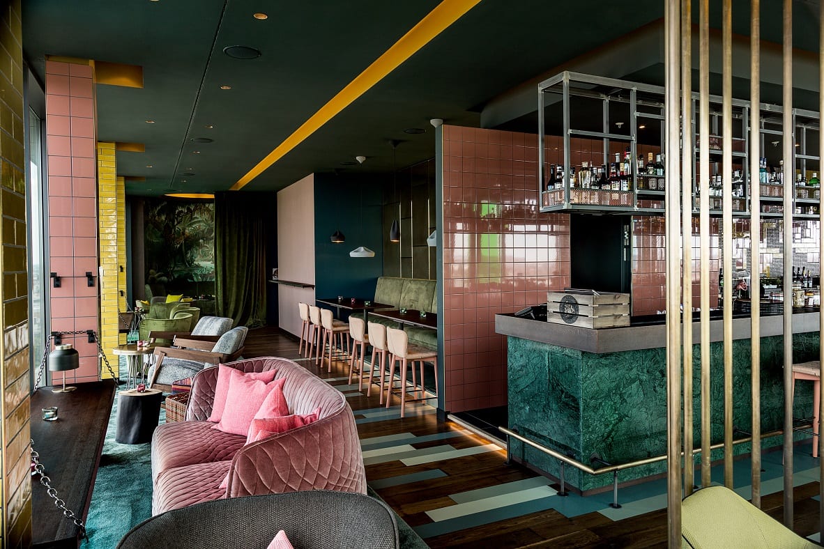 sky bar berlin pink decor