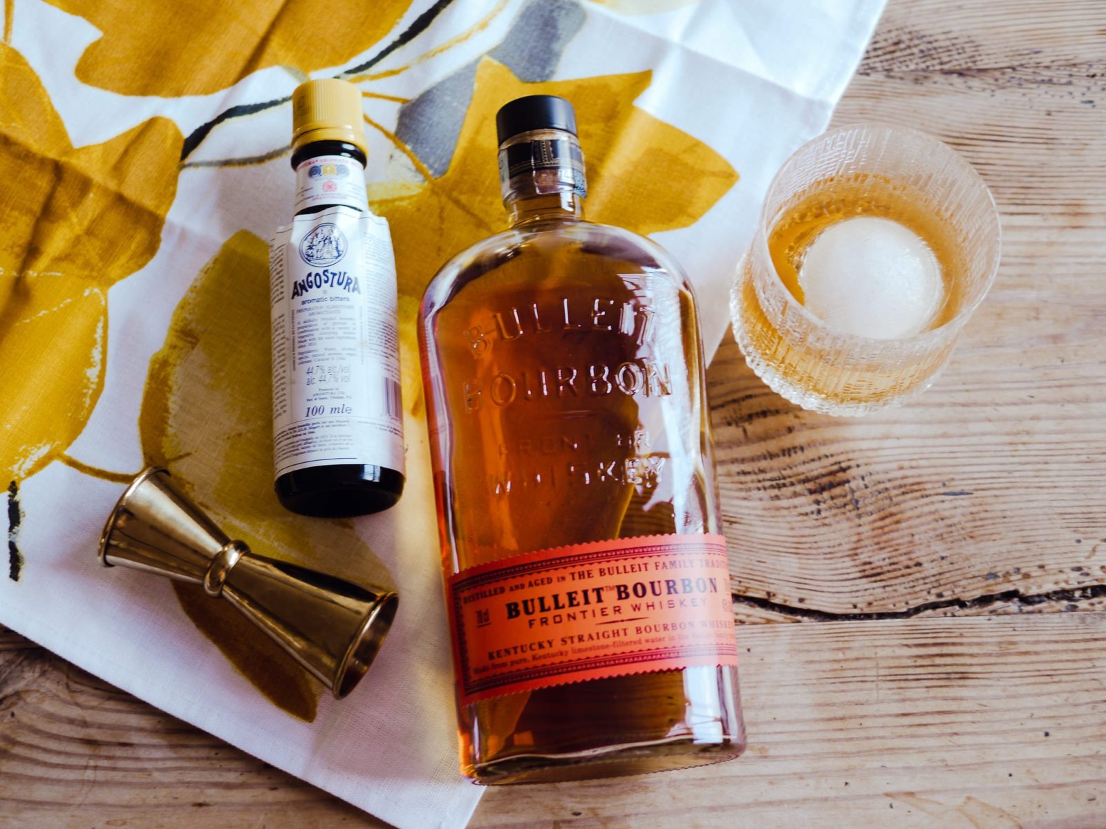 Old fashioned cocktail ingredients