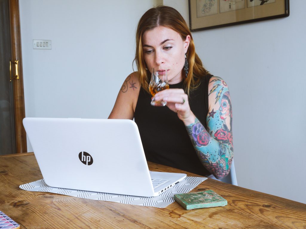 Drinking whisky while online