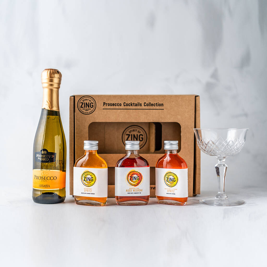 cocktail set with prosecco