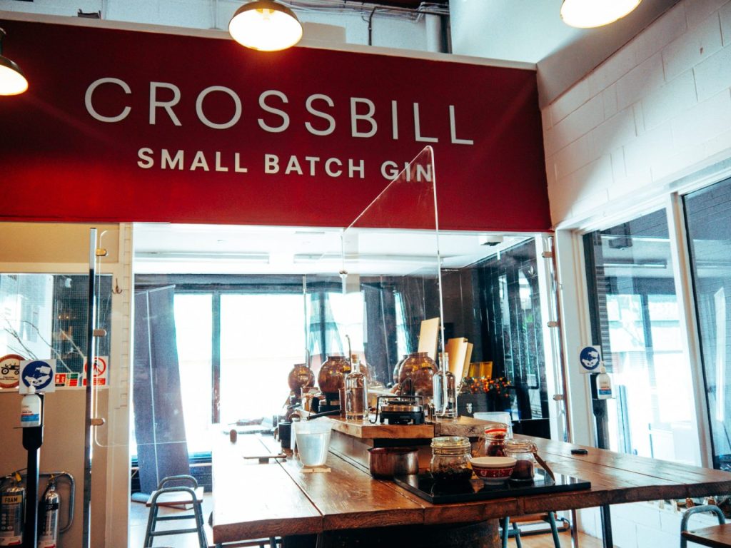 Crossbill distillery gin school