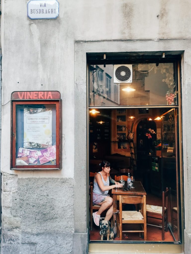 Vinarkia wine bar in Lucca