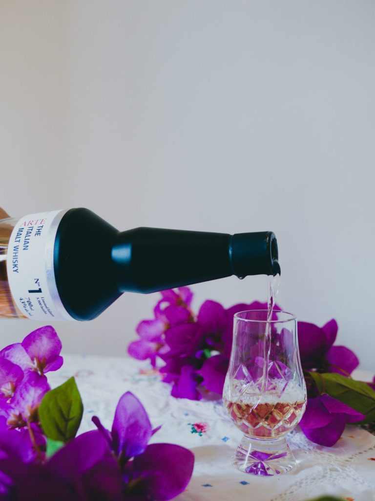 Puni Arte 01 and a whisky glass