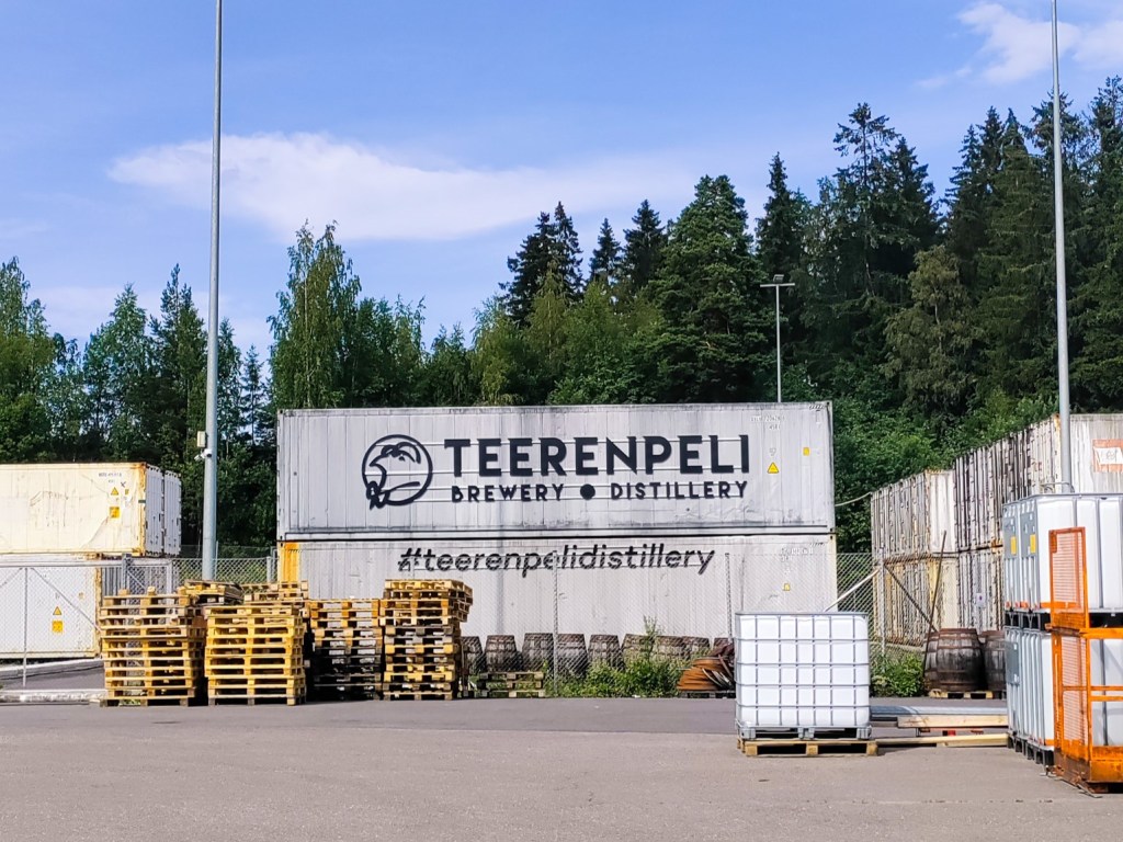 Teerenpeli sea containers