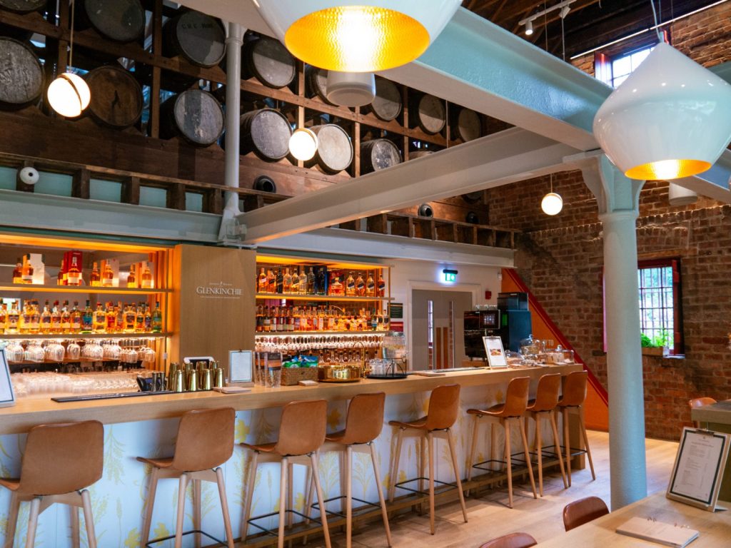Lowland Bar