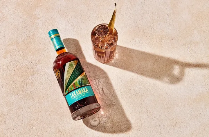 Takamaka Extra noir rum cocktail
