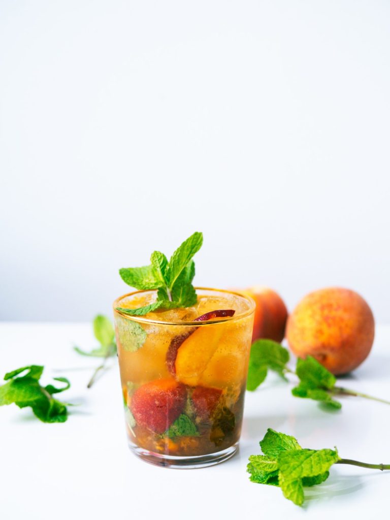 summery Peach whisky cocktail