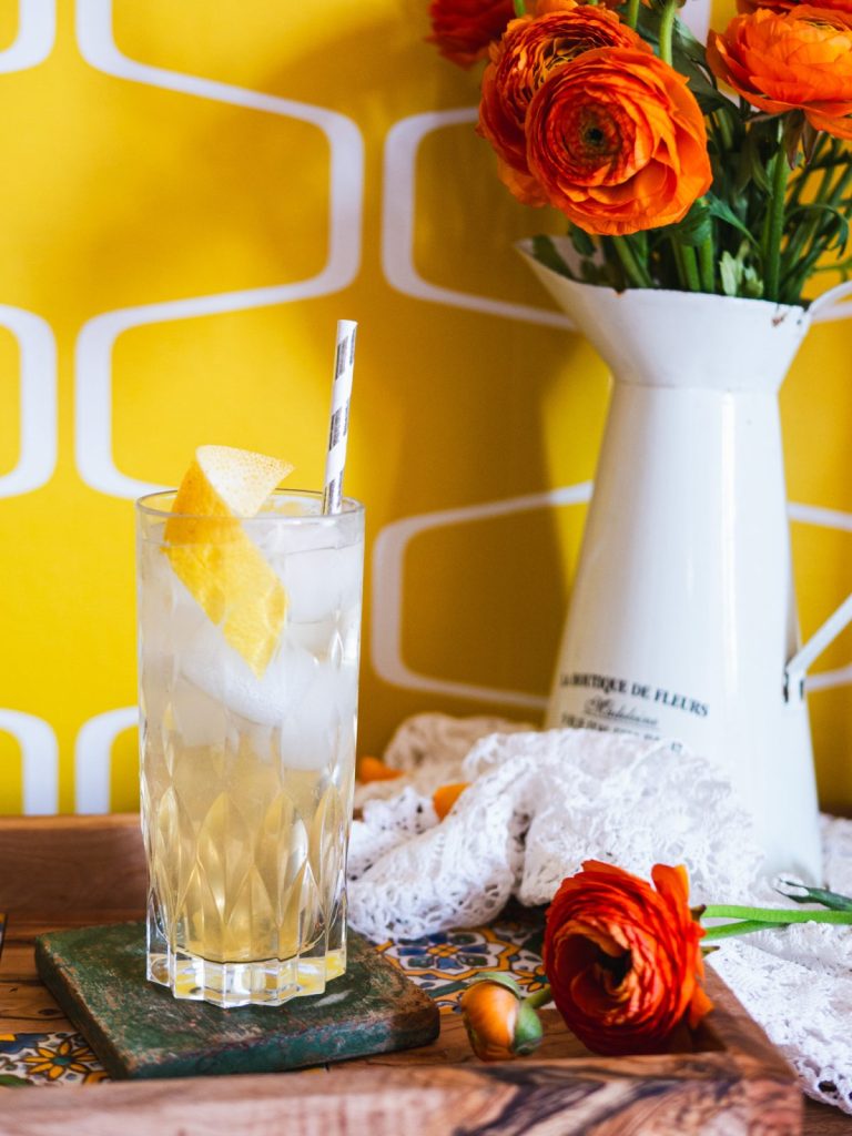 Whisky highball cocktail