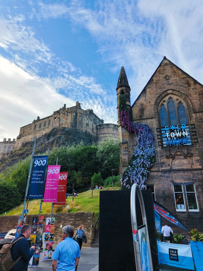 Cold Town House from the front with the view of the castle